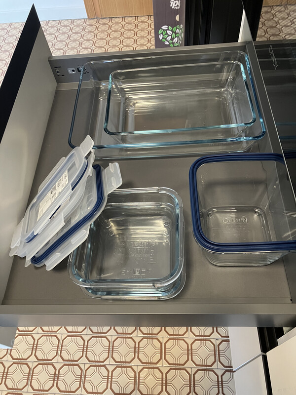 Pyrex glass dishes